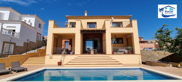 Image No.1-4 Bed Villa for sale