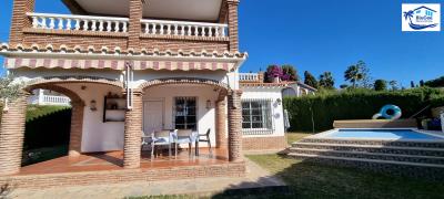 Independent-House-For-Sale-in-Caleta-de-Velez--La-Axarquia--Malaga--Costa-del-Sol--1-