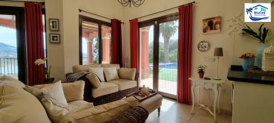 For-Sale-Villa-With-Amazing-Views---7-