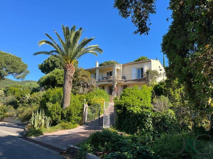 Image No.1-Maison / Villa de 3 chambres à vendre à Le Lavandou