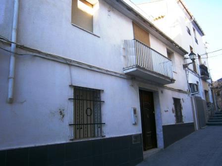 Image No.1-6 Bed Townhouse for sale