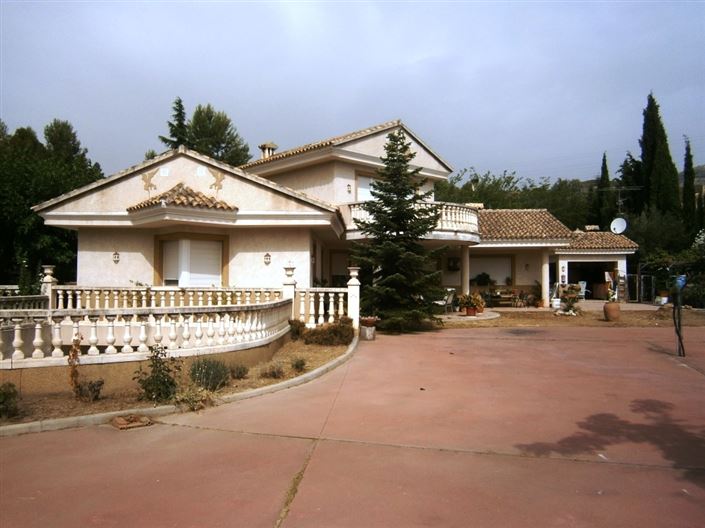 Image No.1-5 Bed Villa for sale