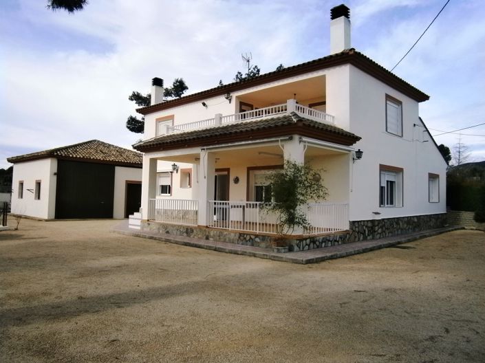 Image No.1-5 Bed Country House for sale