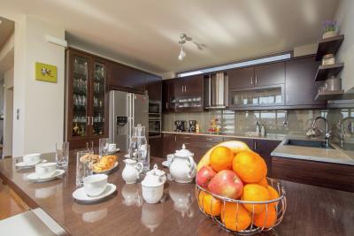 Malinakis-Kitchen-3