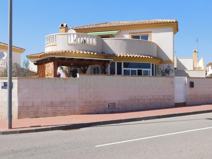 Image No.1-3 Bed Villa / Detached for sale