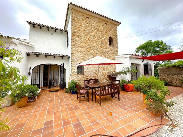 Image No.1-4 Bed Villa for sale