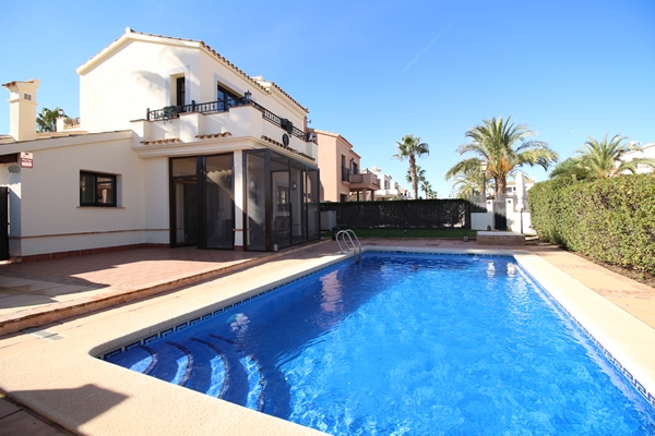 Image No.1-4 Bed Villa for sale