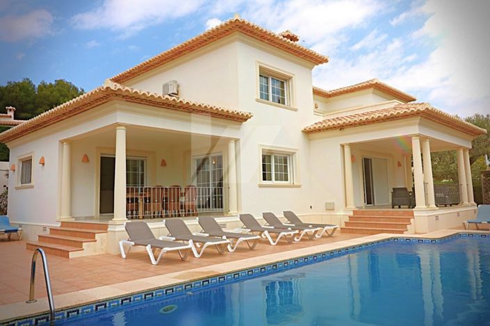 Image No.1-4 Bed Villa for sale