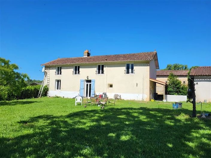 Image No.1-Ferme de 4 chambres à vendre à Availles-Limouzine