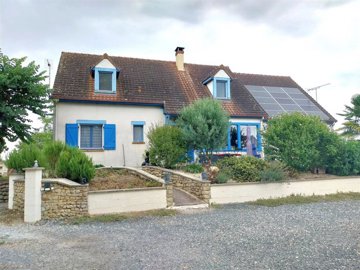 1 - Châtellerault, House