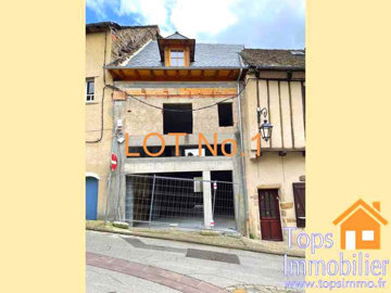 1 - Najac, Property