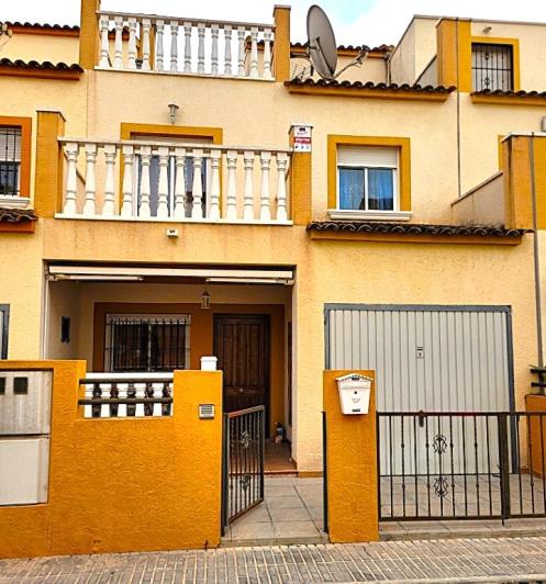 Image No.1-3 Bed Townhouse for sale