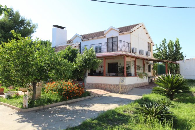 Image No.1-6 Bed Villa for sale