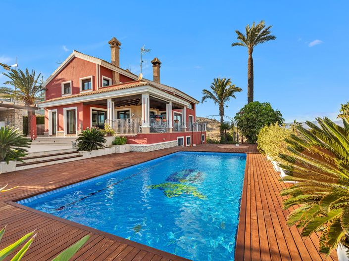 Image No.1-6 Bed Villa for sale