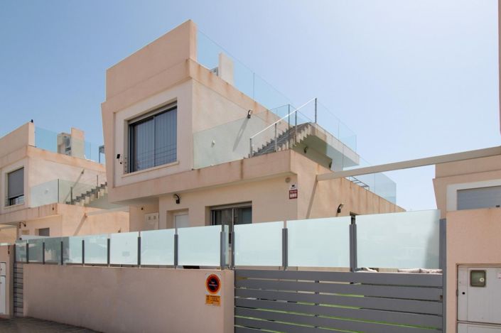 Image No.1-3 Bed Villa for sale