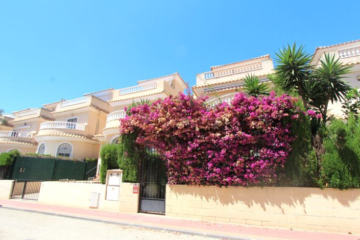 Image No.1-5 Bed Villa for sale