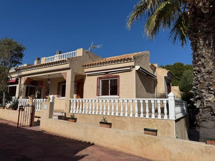 Image No.1-3 Bed Villa for sale