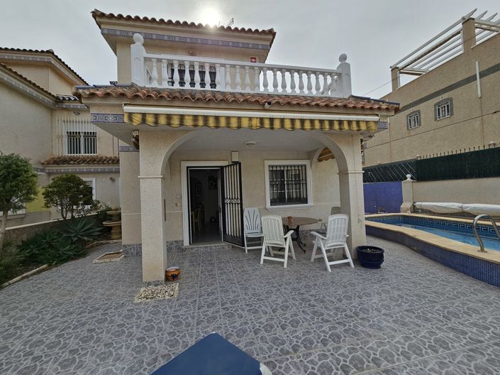 Image No.1-4 Bed Villa for sale