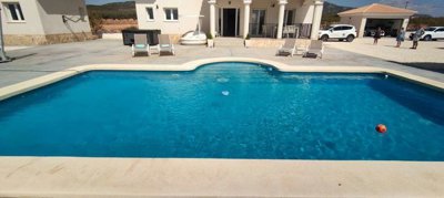 5742-villa-for-sale-in-pinoso-1246298-large