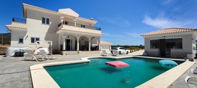 5742-villa-for-sale-in-pinoso-259667-large