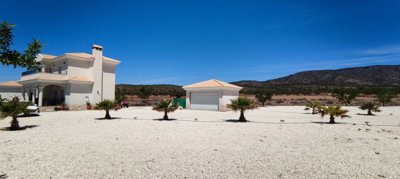 villa-for-sale-in-pinoso-10