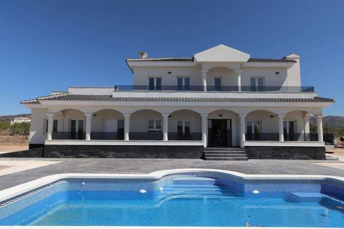 Image No.1-6 Bed Villa for sale