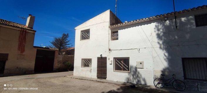 Image No.1-6 Bed Villa for sale