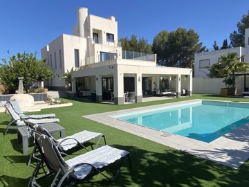 villa-for-sale-in-pinar-de-campoverde-1