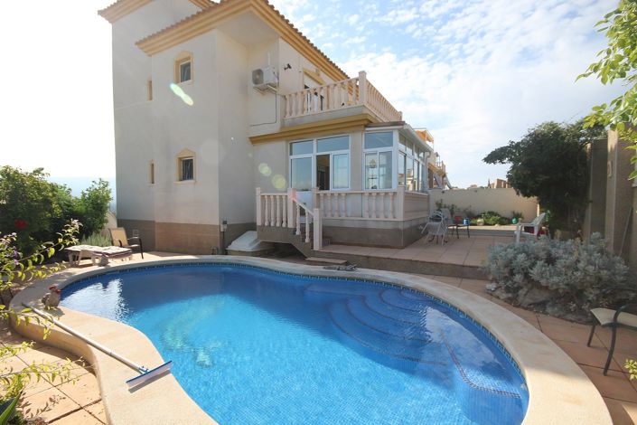 Image No.1-4 Bed Villa for sale