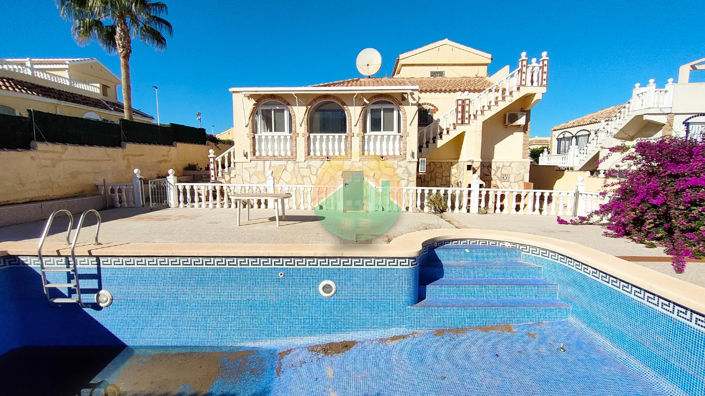 Image No.1-4 Bed Villa for sale