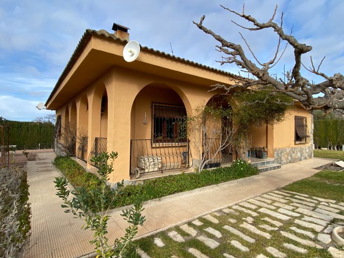 Image No.1-3 Bed Villa for sale