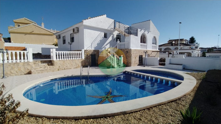 Image No.1-4 Bed Villa for sale