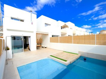 48601wonderful3bed3bathcontemporarystylevilla