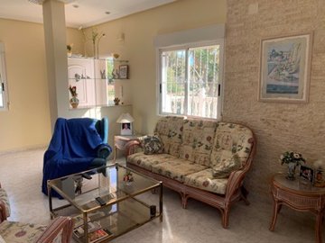 villa-for-sale-in-la-siesta-es129-176221-7