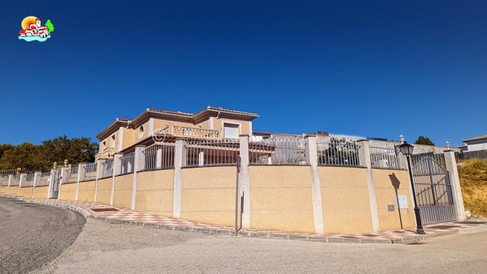 Image No.1-5 Bed Villa for sale