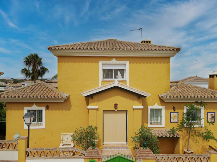 Image No.1-4 Bed Villa / Detached for sale