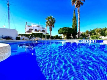 13405-quad-house-for-sale-in-vistabella-golf-