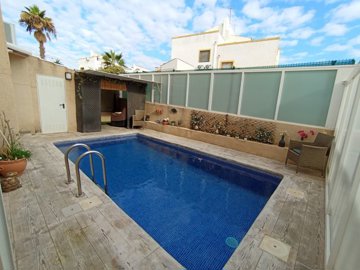 villa-in-orihuela-costa-2-large