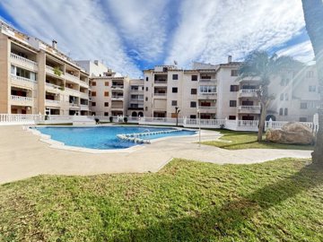 apartment-in-torrevieja-1-large