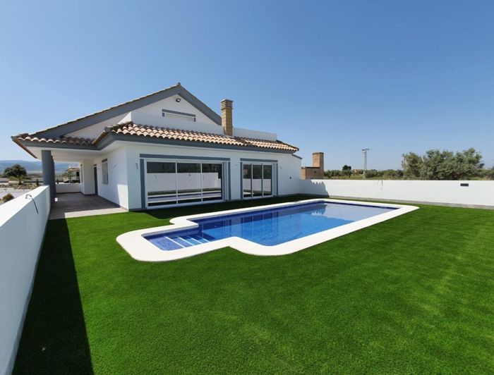 Image No.1-4 Bed Villa for sale