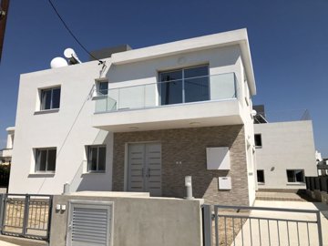 Detached Villa For Sale  in  Anavargos