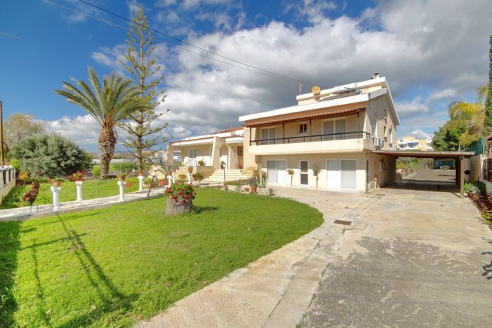 Image No.1-3 Bed Villa for sale