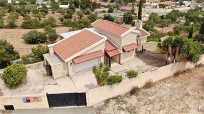 Detached Villa For Sale  in  Apesia