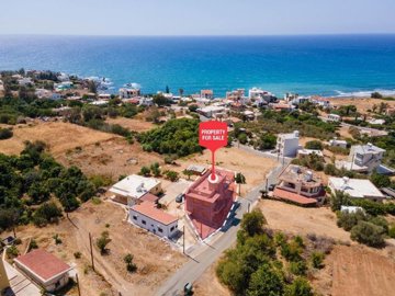 Detached Villa For Sale  in  Pomos