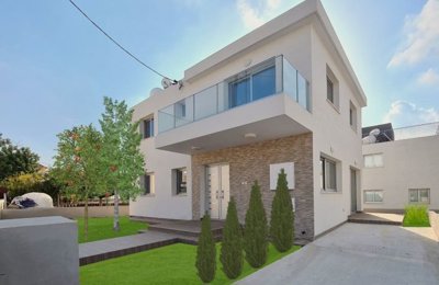 Detached Villa For Sale  in  Anavargos