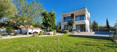 Detached Villa For Sale  in  Acheleia