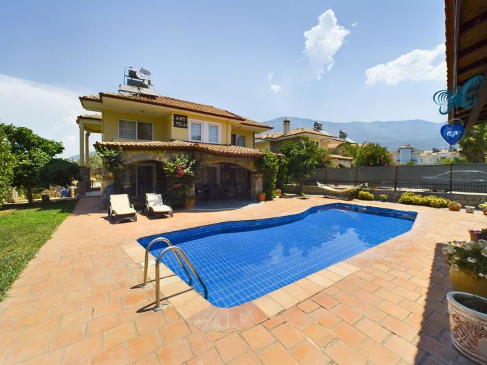 Image No.1-3 Bed Villa / Detached for sale