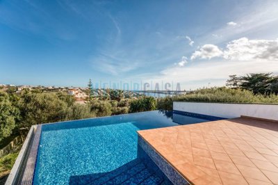 detached-villa-with-sea-views-in-cala-llonga-