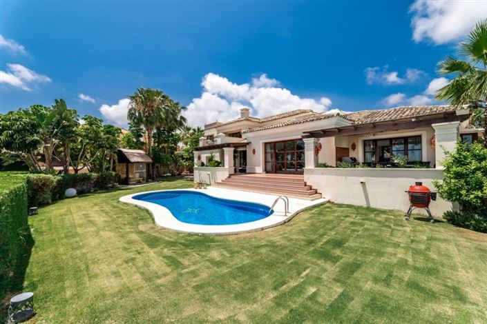 Image No.1-6 Bed Villa for sale