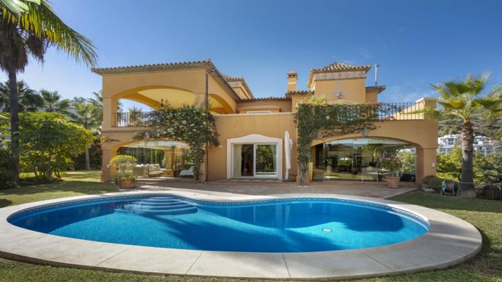 Image No.1-4 Bed Villa for sale